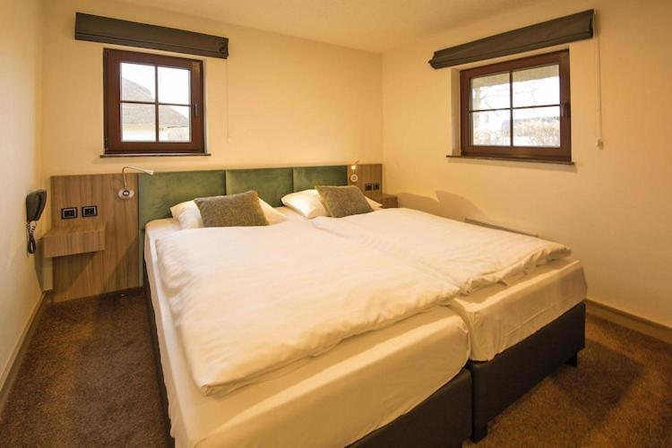 Holiday Resort Van Der Valk, Linstow Dobbin-Linstow Bagian luar foto