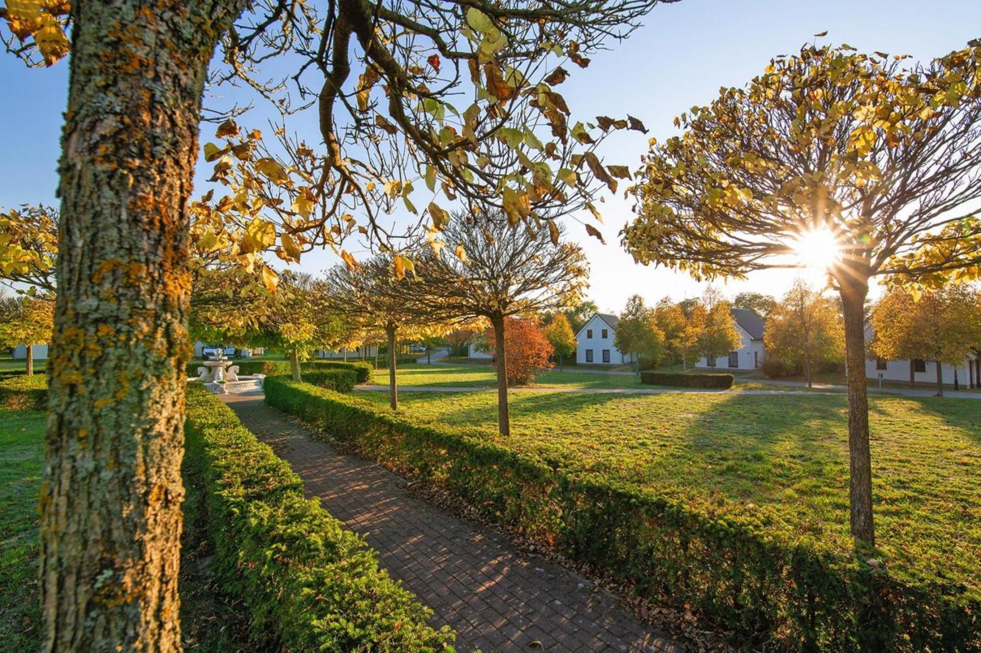 Holiday Resort Van Der Valk, Linstow Dobbin-Linstow Bagian luar foto