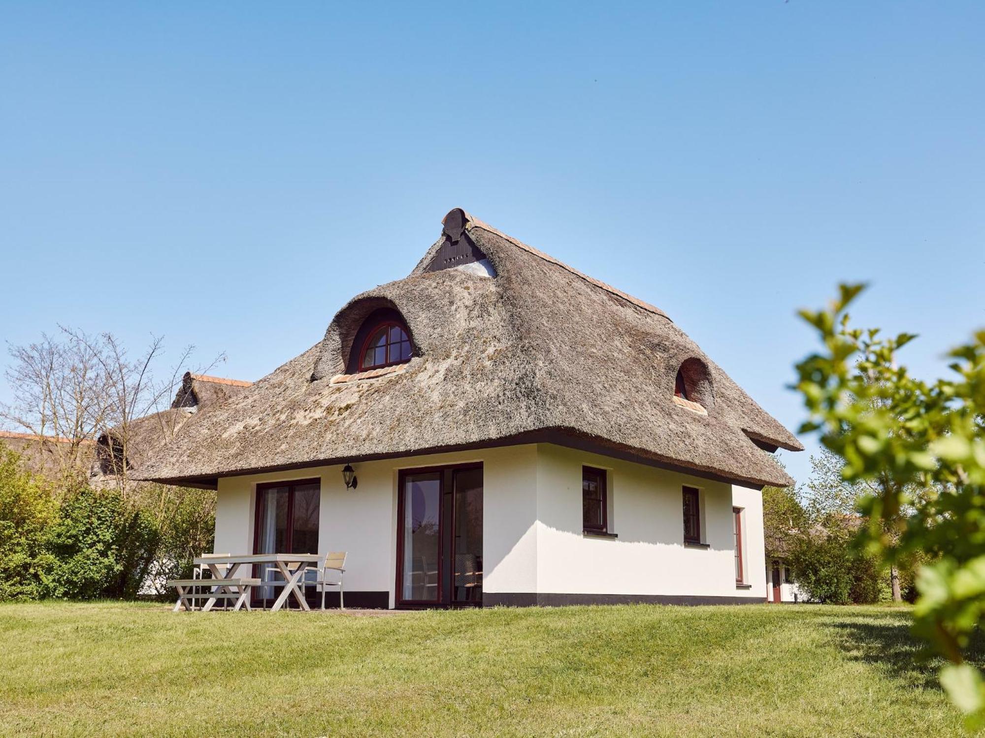 Holiday Resort Van Der Valk, Linstow Dobbin-Linstow Bagian luar foto